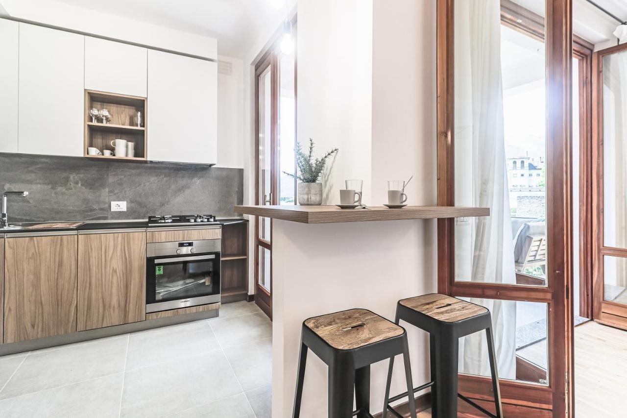 Stunning View Lakeside Apartment - Larihome A11 Gravedona Exteriör bild
