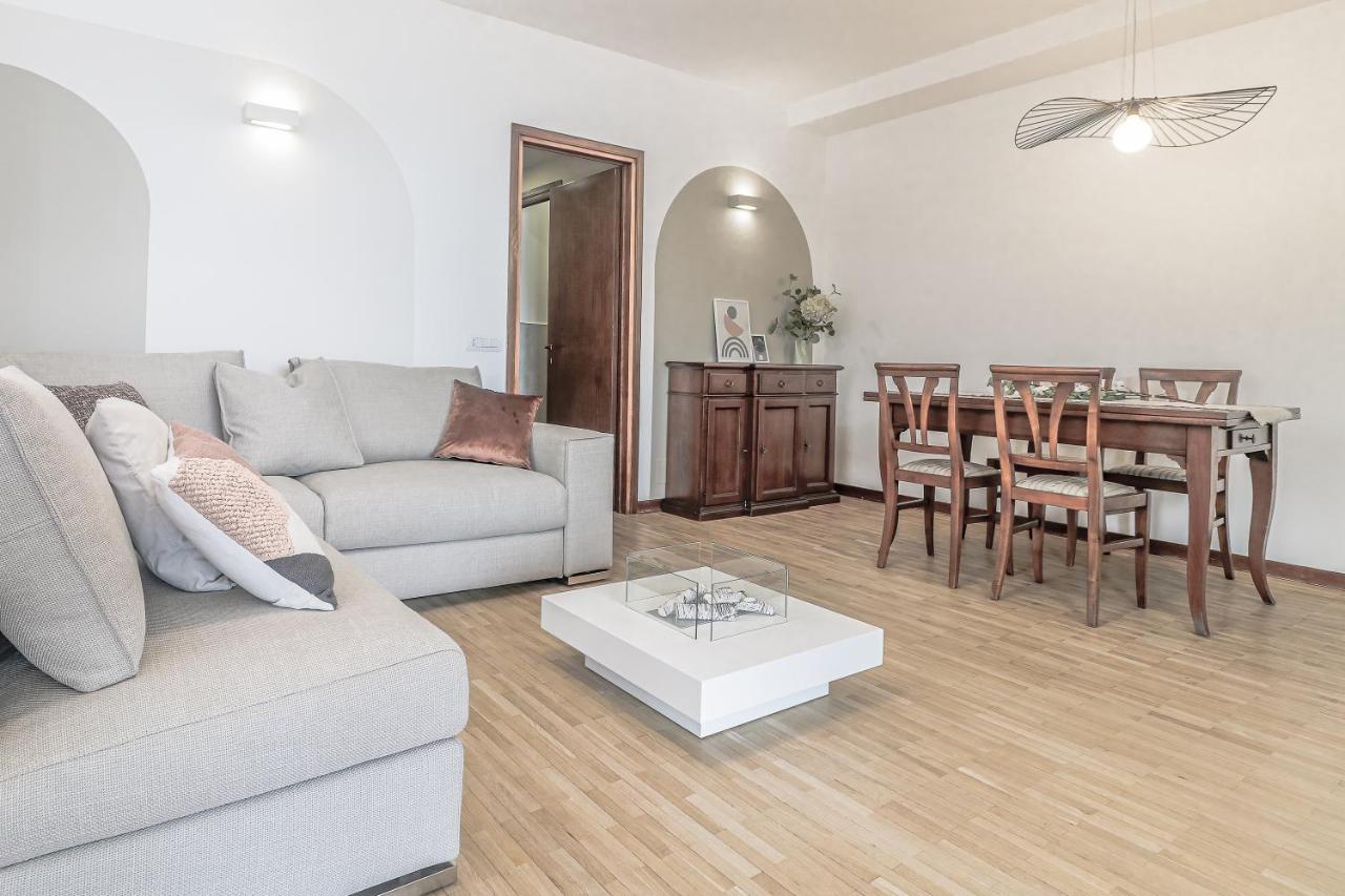 Stunning View Lakeside Apartment - Larihome A11 Gravedona Exteriör bild